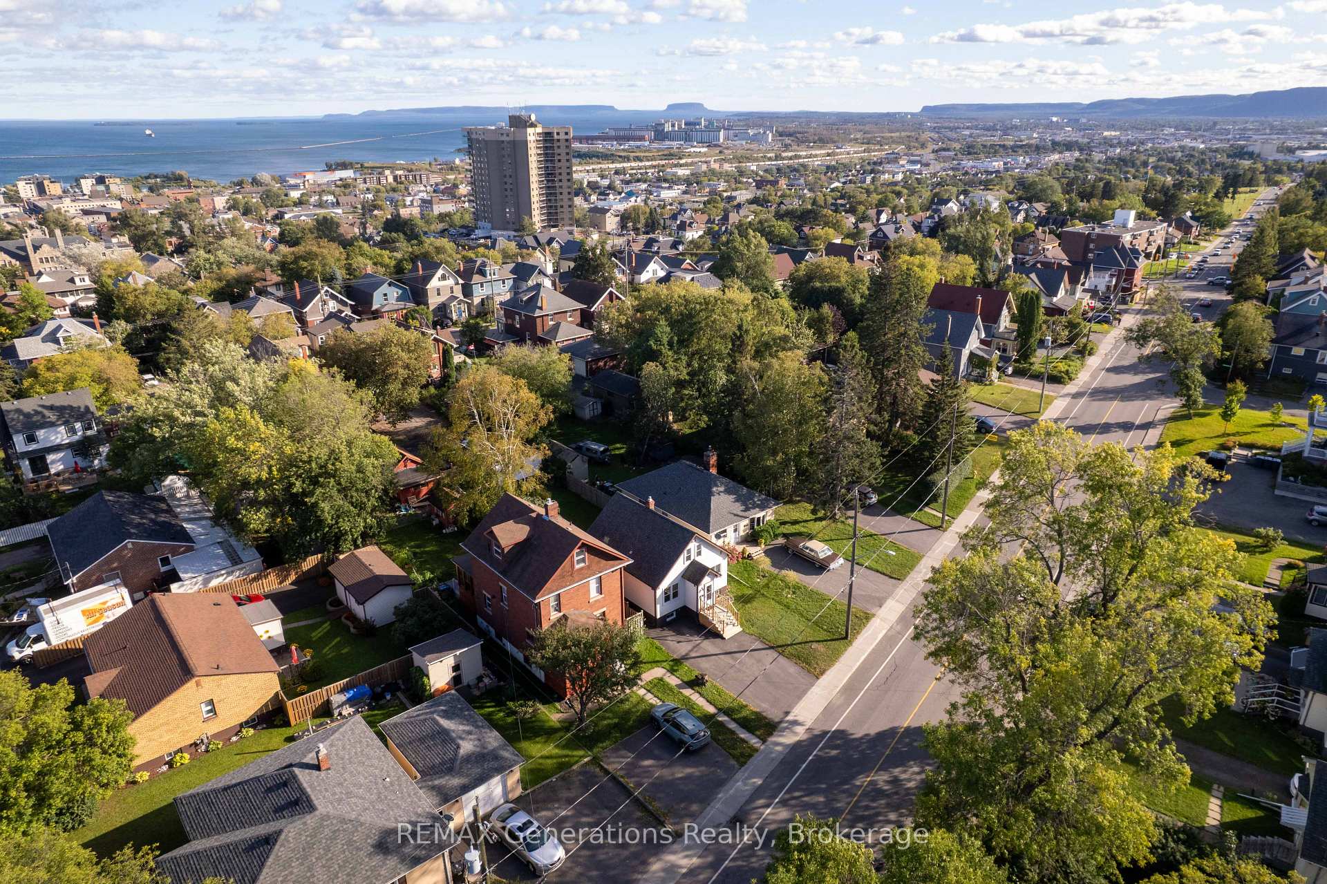Photo 3 of 45 High Street N, Thunder Bay, College Heights — HOMEH