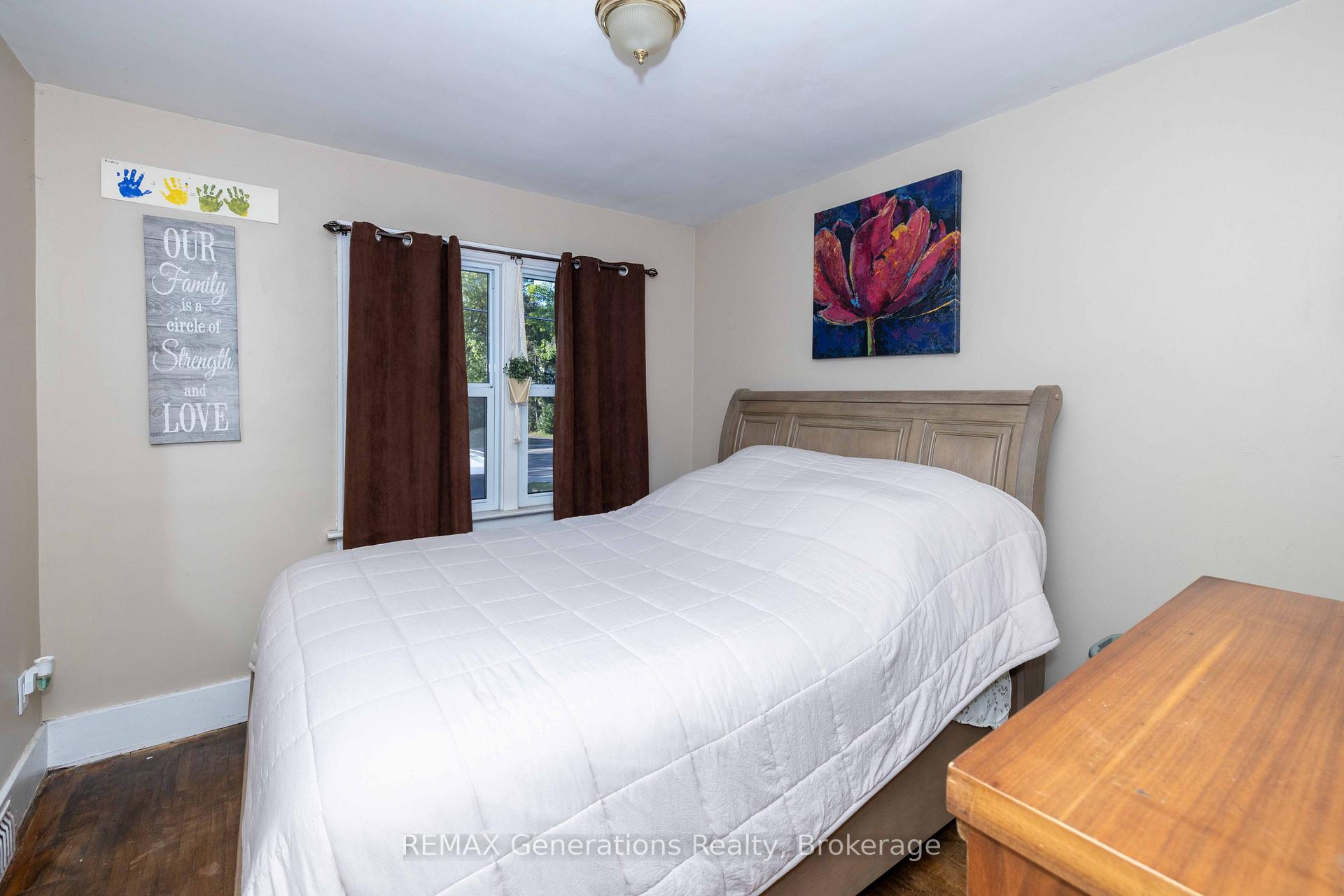 Photo 10 of 45 High Street N, Thunder Bay, College Heights — HOMEH