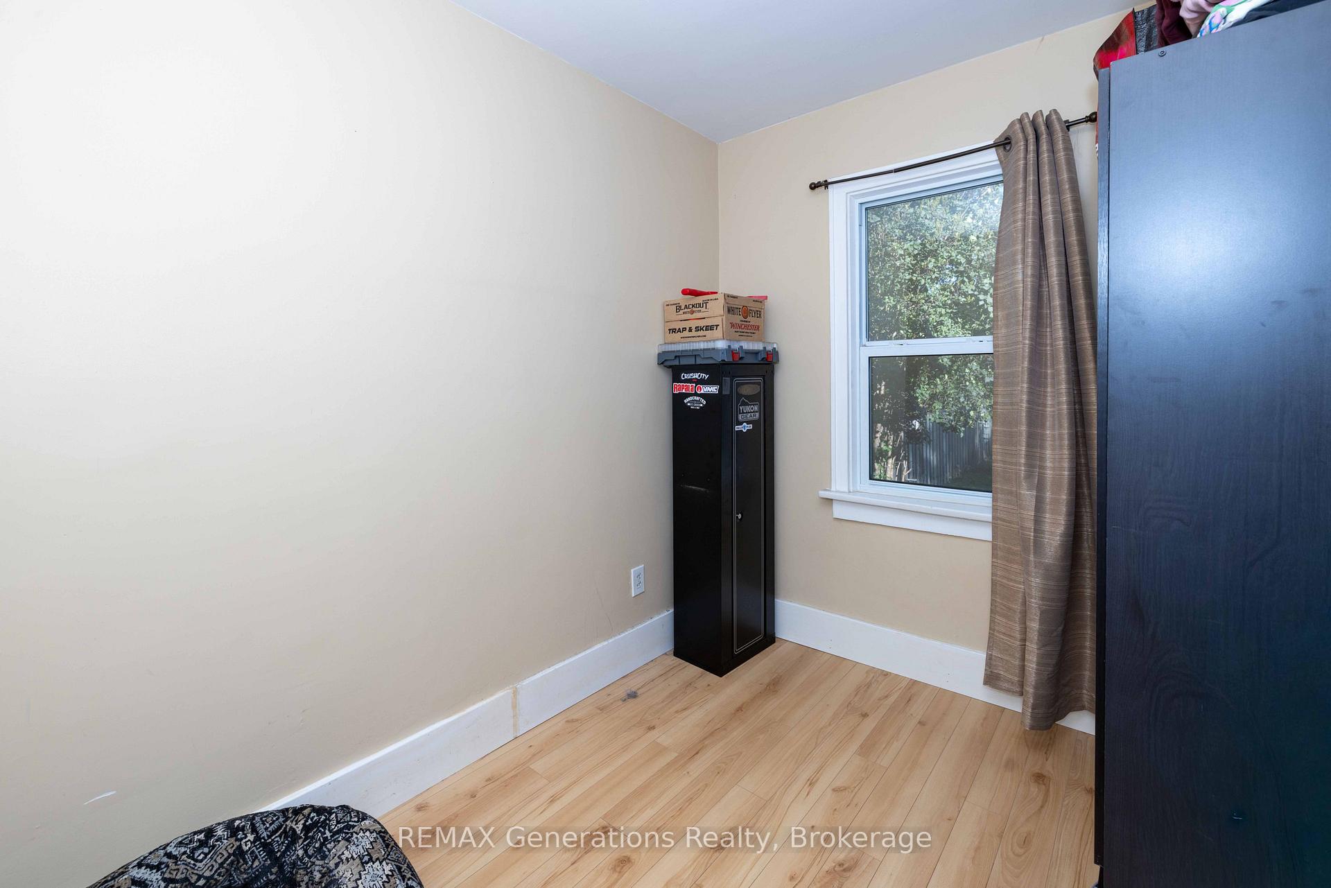Photo 14 of 45 High Street N, Thunder Bay, College Heights — HOMEH
