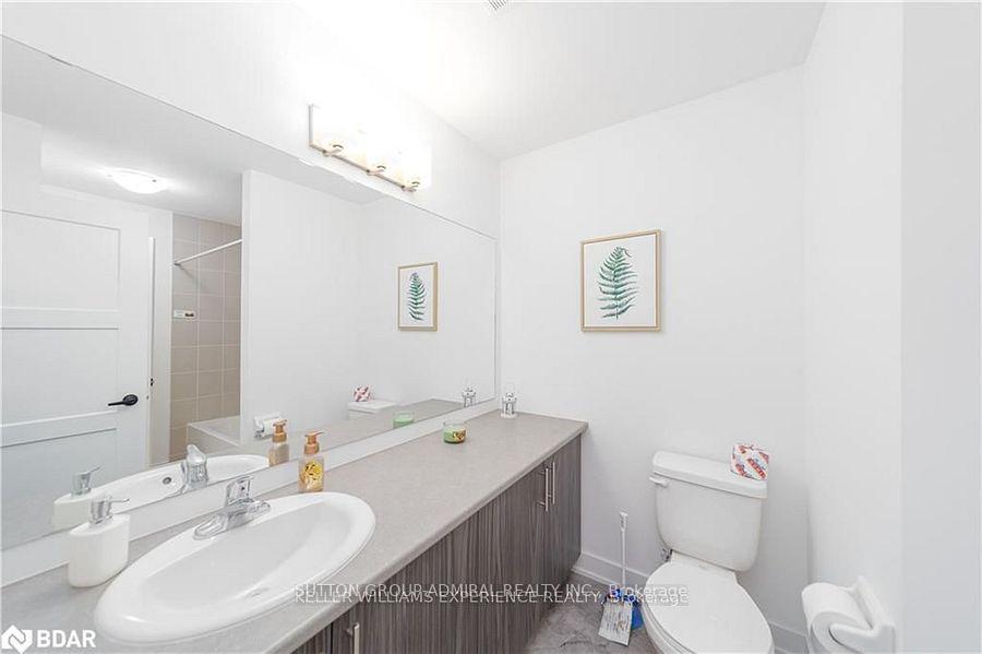 Photo 15 of 45 Hay Lane, Barrie, Innis-Shore — HOMEH