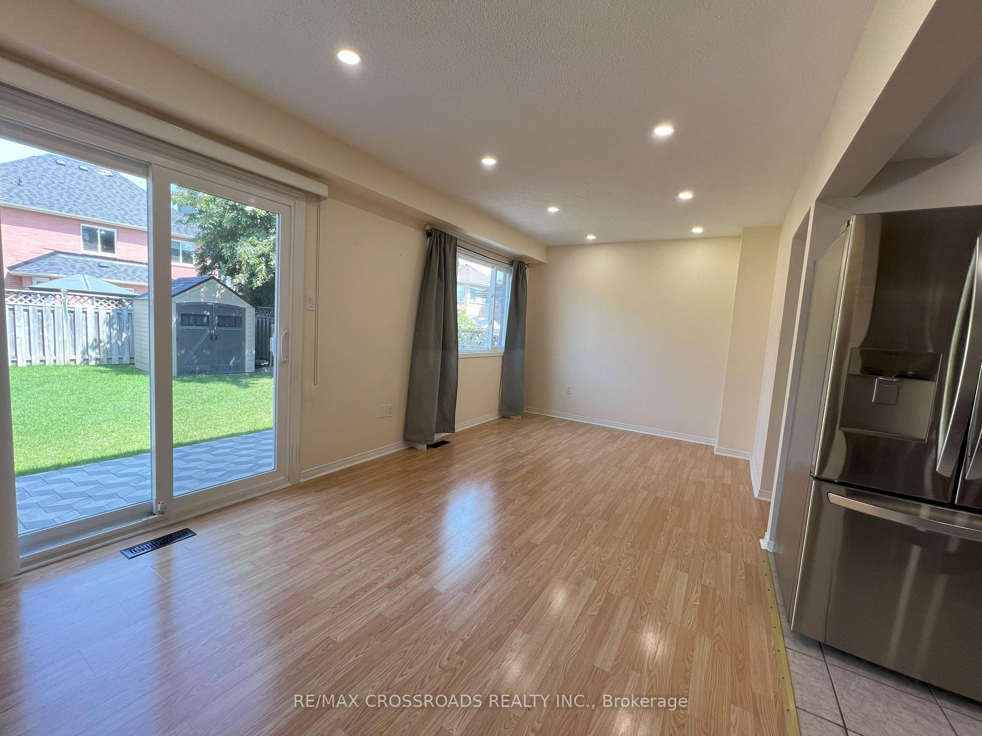Photo 8 of 51 Hood Crescent, Brampton, Fletcher's West — HOMEH