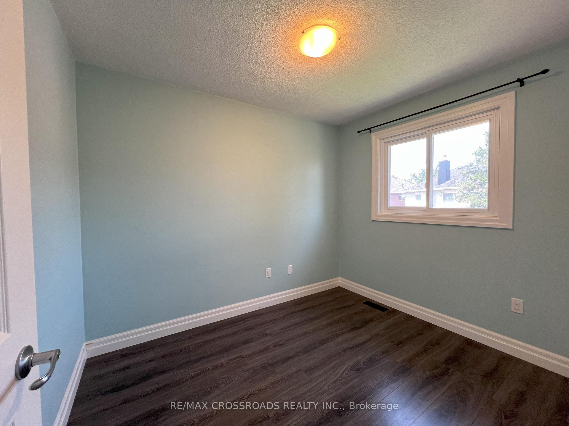 Photo 18 of 51 Hood Crescent, Brampton, Fletcher's West — HOMEH