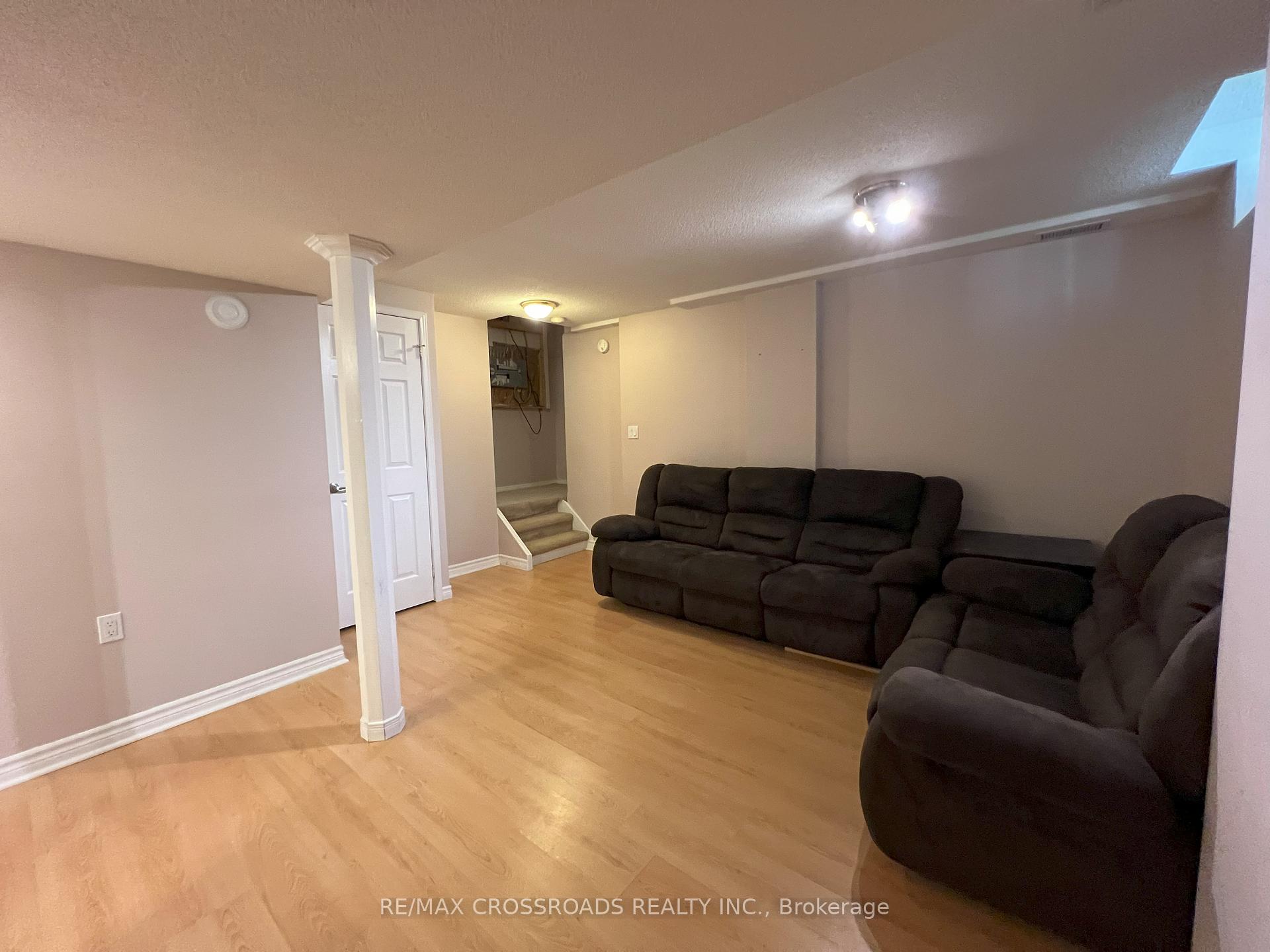 Photo 22 of 51 Hood Crescent, Brampton, Fletcher's West — HOMEH