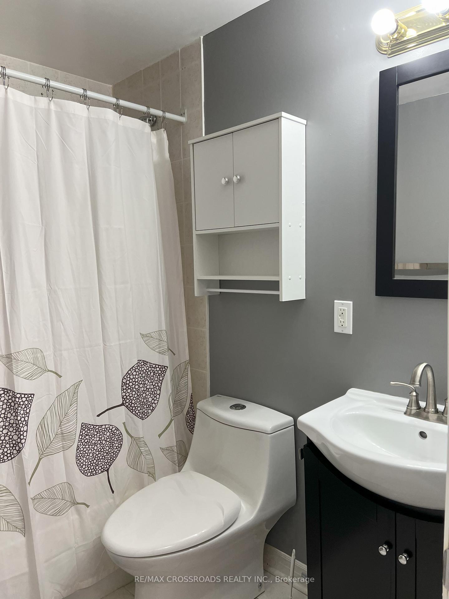 Photo 24 of 51 Hood Crescent, Brampton, Fletcher's West — HOMEH