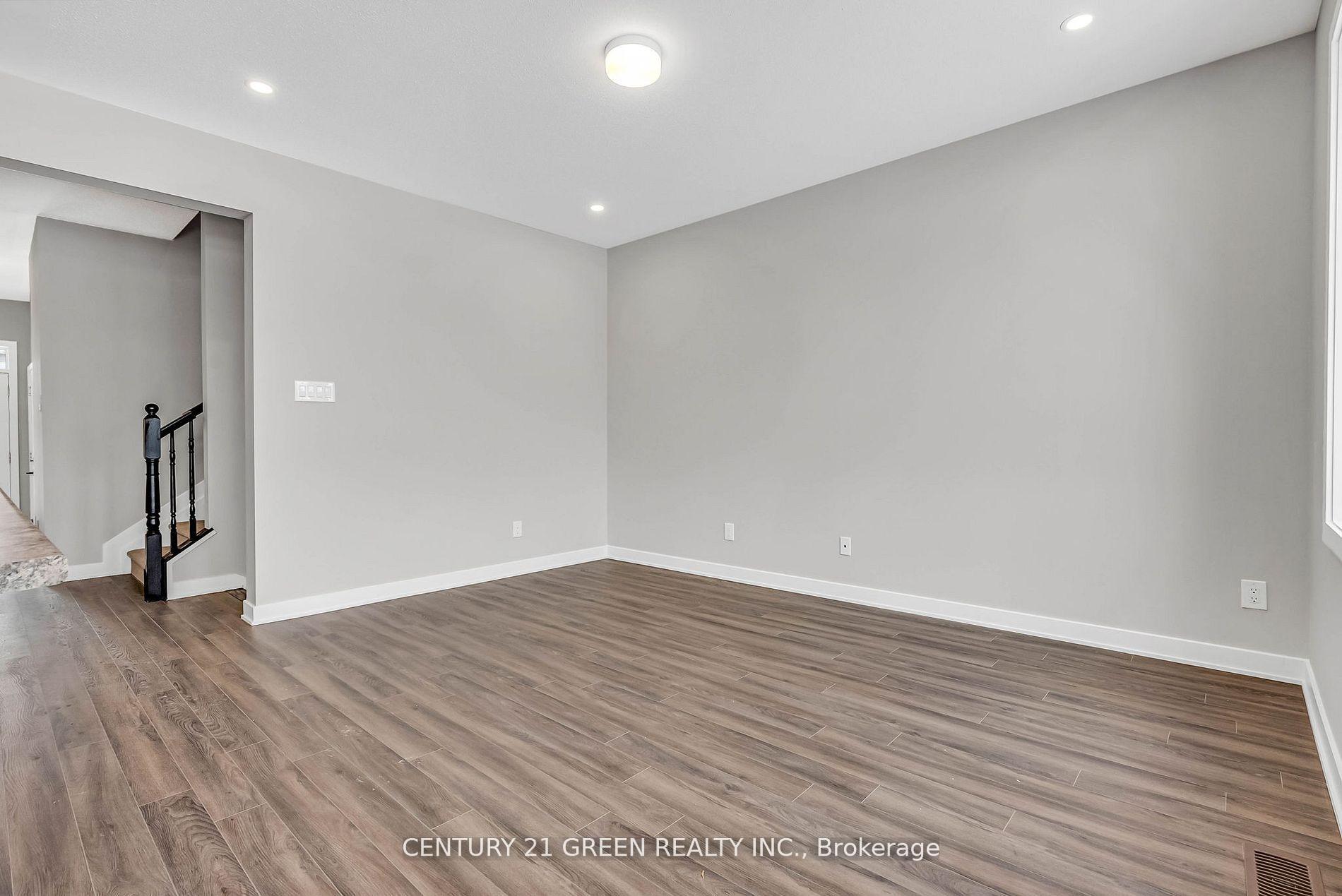 Photo 11 of 2183 Winsome Terrace, Ottawa, Fallingbrook/Gardenway South — HOMEH