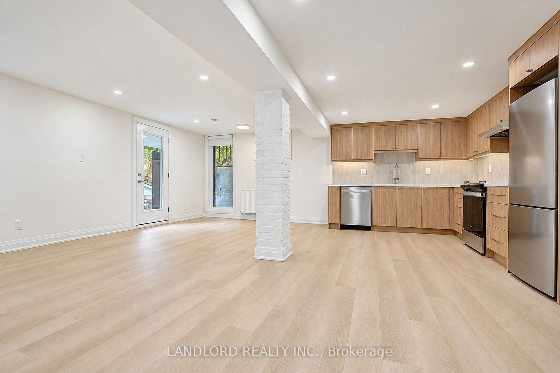 Photo 3 of Unit 4, 92 Neville Park Boulevard, Toronto, The Beaches — HOMEH