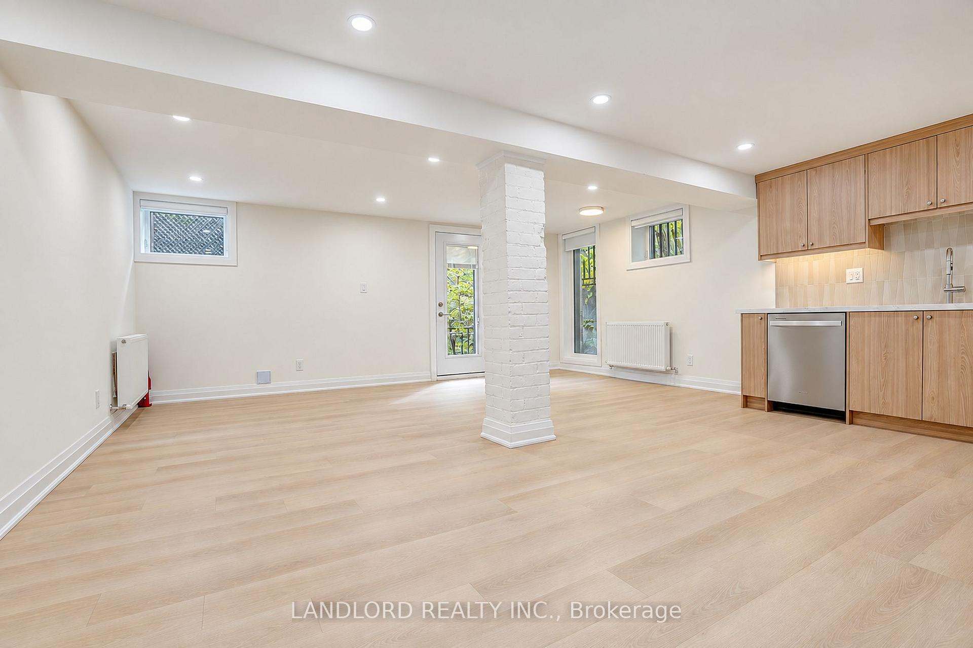 Photo 4 of Unit 4, 92 Neville Park Boulevard, Toronto, The Beaches — HOMEH