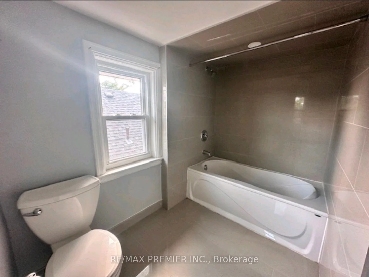 Photo 15 of 95 Cayuga Street, Brantford, Eagle Place East — HOMEH