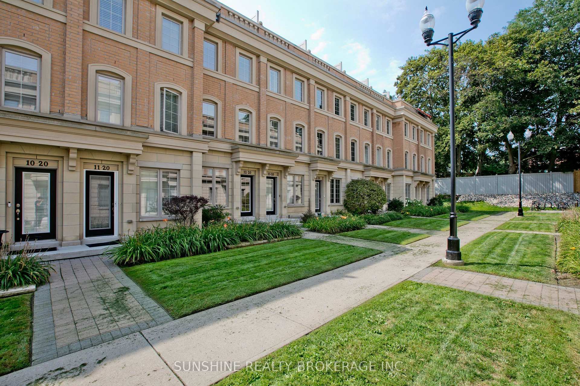 Front of Unit 12, 20 Hargrave Lane