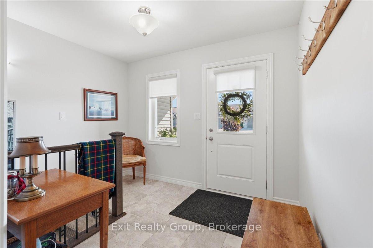 Photo 3 of 30 Sandhu Crescent, Belleville, Belleville Ward — HOMEH