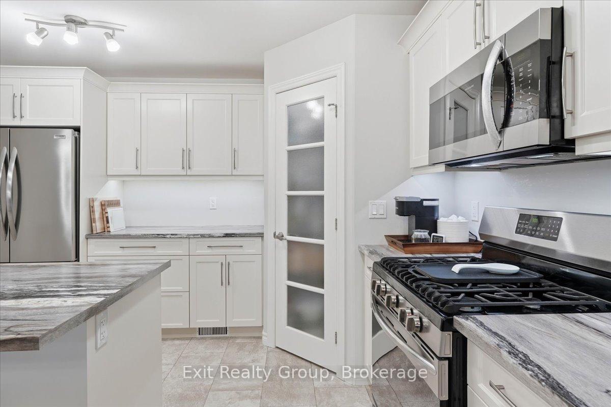 Photo 6 of 30 Sandhu Crescent, Belleville, Belleville Ward — HOMEH