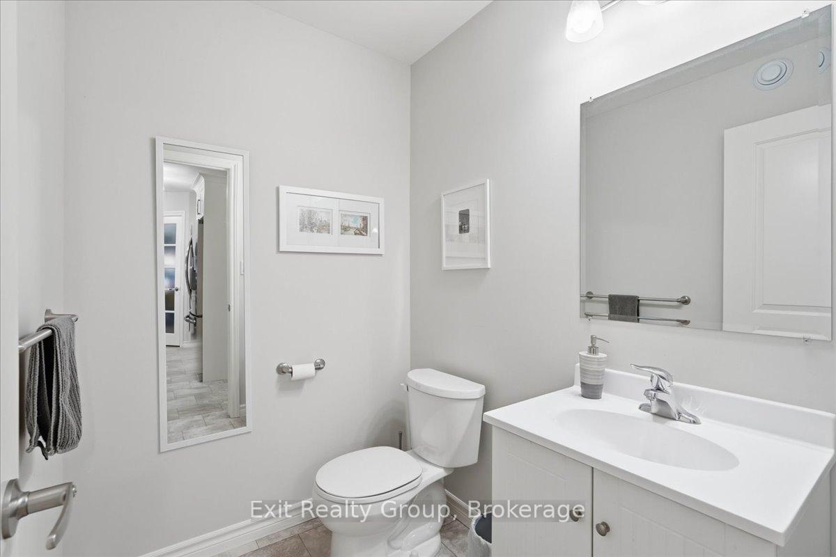 Photo 10 of 30 Sandhu Crescent, Belleville, Belleville Ward — HOMEH