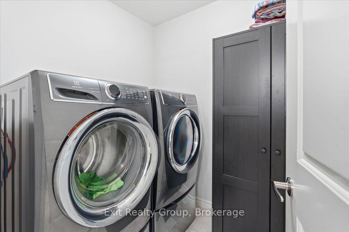 Photo 11 of 30 Sandhu Crescent, Belleville, Belleville Ward — HOMEH