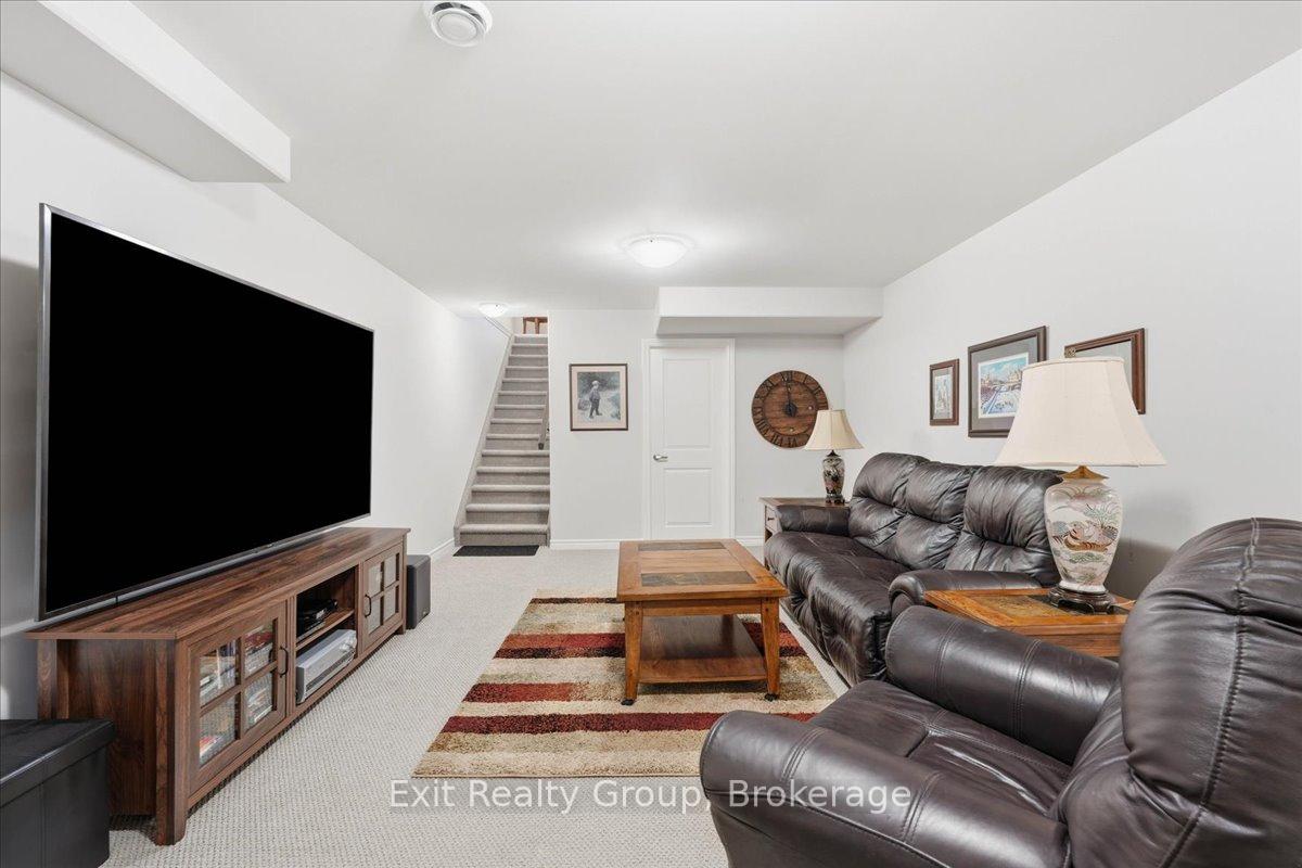 Photo 15 of 30 Sandhu Crescent, Belleville, Belleville Ward — HOMEH