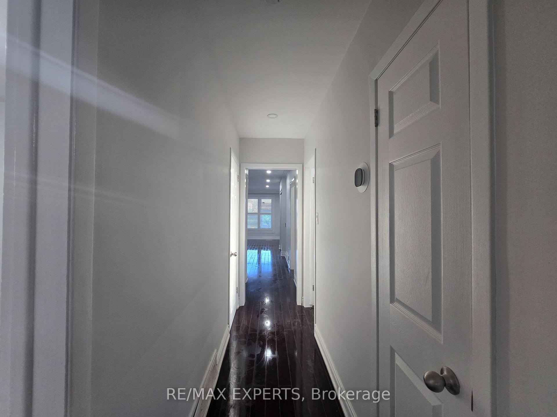 Photo 12 of 24 Roskell Crescent, North York, York University Heights — HOMEH