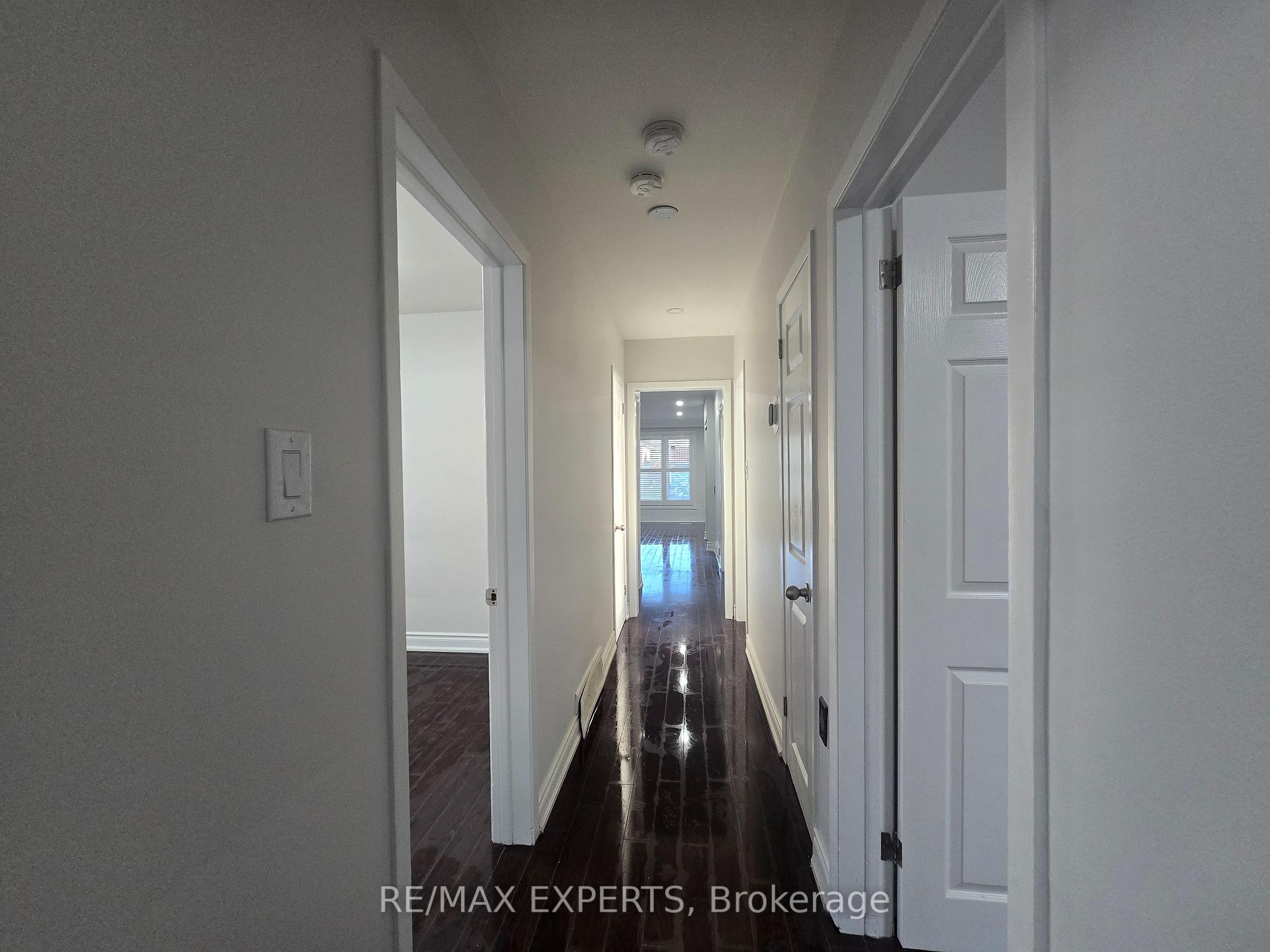 Photo 13 of 24 Roskell Crescent, North York, York University Heights — HOMEH