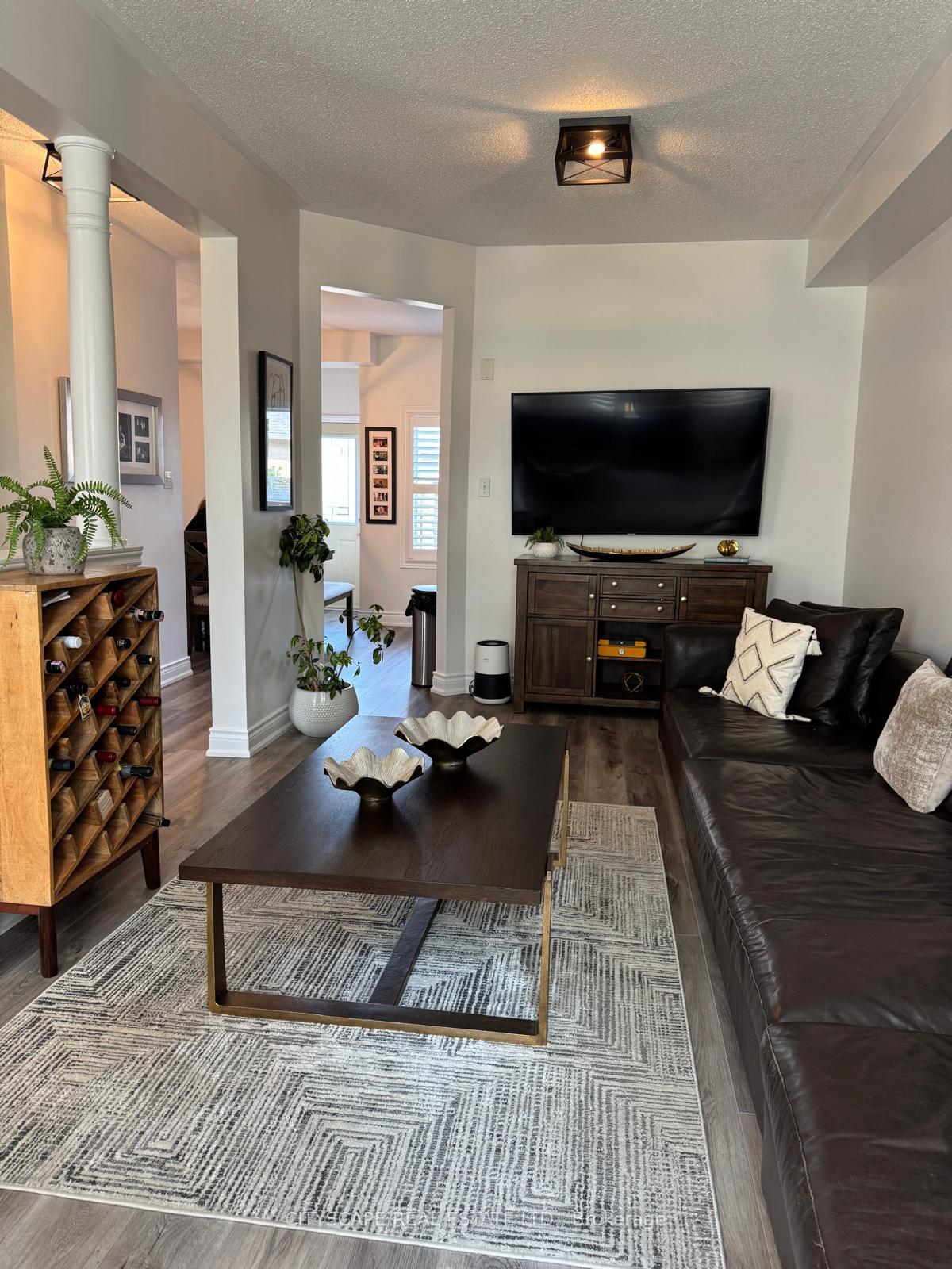 Photo 4 of 76 Easthampton Road, Hamilton, Stoney Creek — HOMEH