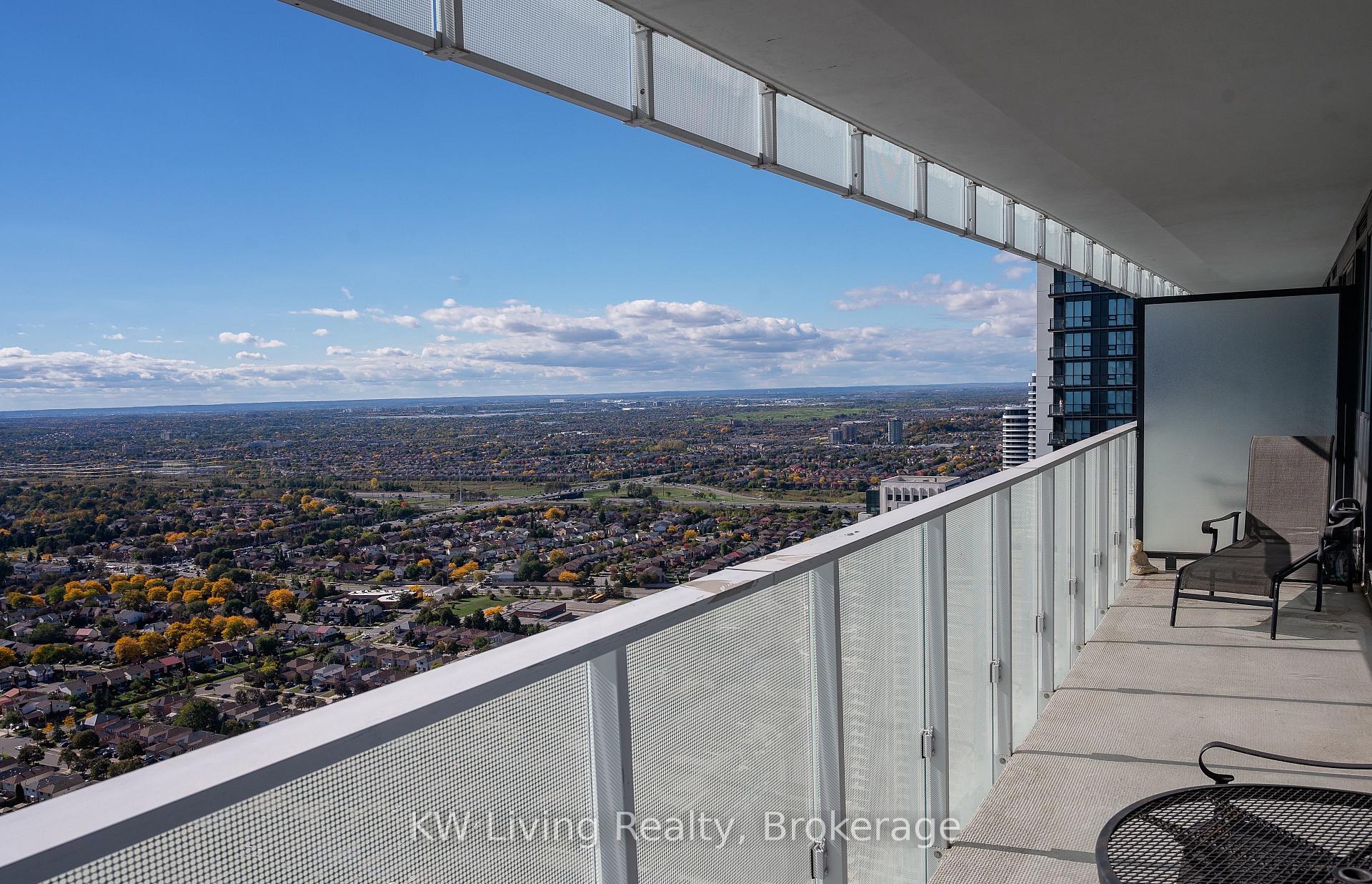 Photo 3 of Unit 4404, 3900 Confederation Parkway, Mississauga, City Centre — HOMEH