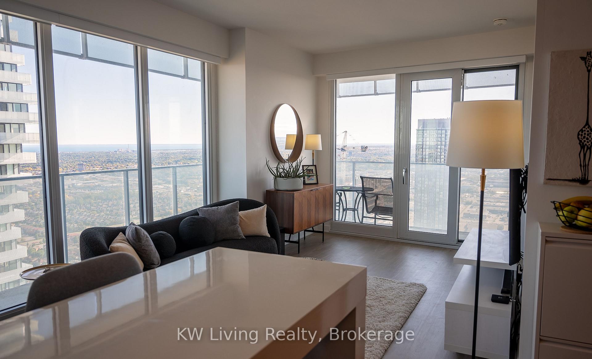 Photo 4 of Unit 4404, 3900 Confederation Parkway, Mississauga, City Centre — HOMEH