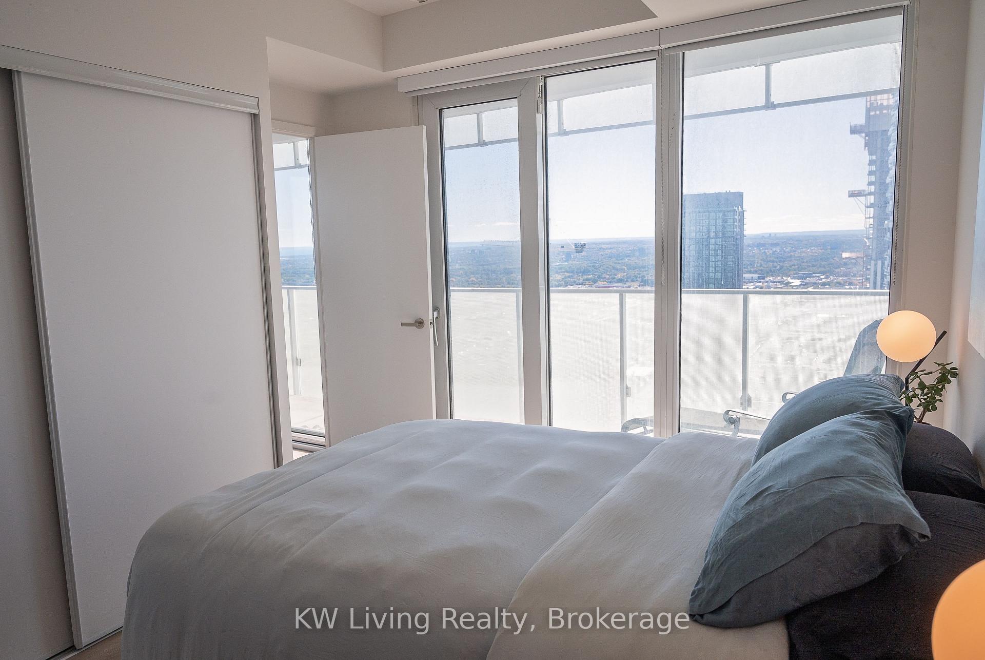 Photo 7 of Unit 4404, 3900 Confederation Parkway, Mississauga, City Centre — HOMEH