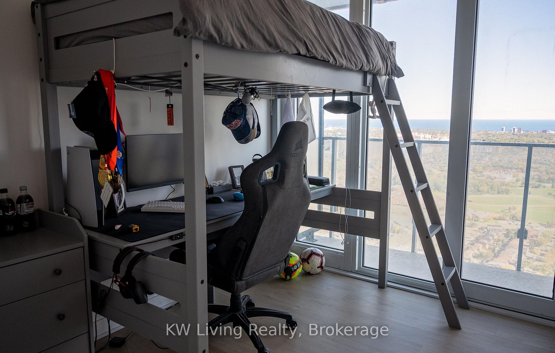 Photo 9 of Unit 4404, 3900 Confederation Parkway, Mississauga, City Centre — HOMEH