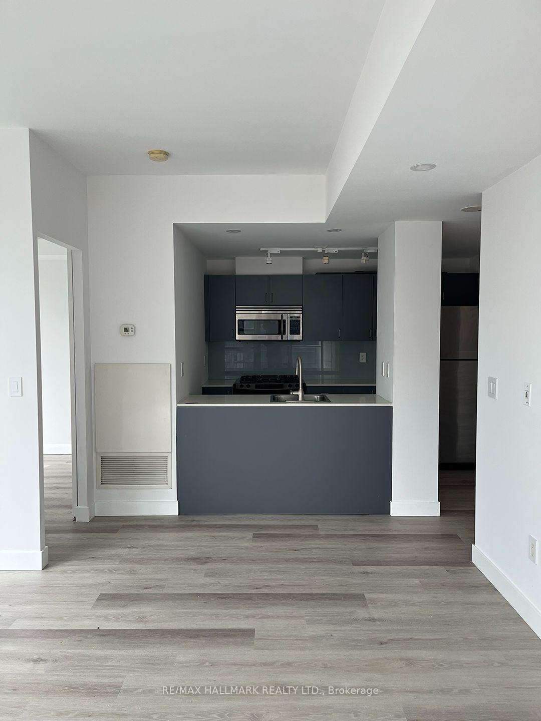 Photo 3 of Unit 803, 281 Mutual Street, Toronto, Church-Yonge Corridor — HOMEH