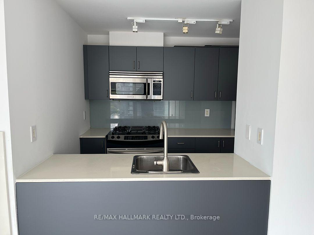 Photo 4 of Unit 803, 281 Mutual Street, Toronto, Church-Yonge Corridor — HOMEH
