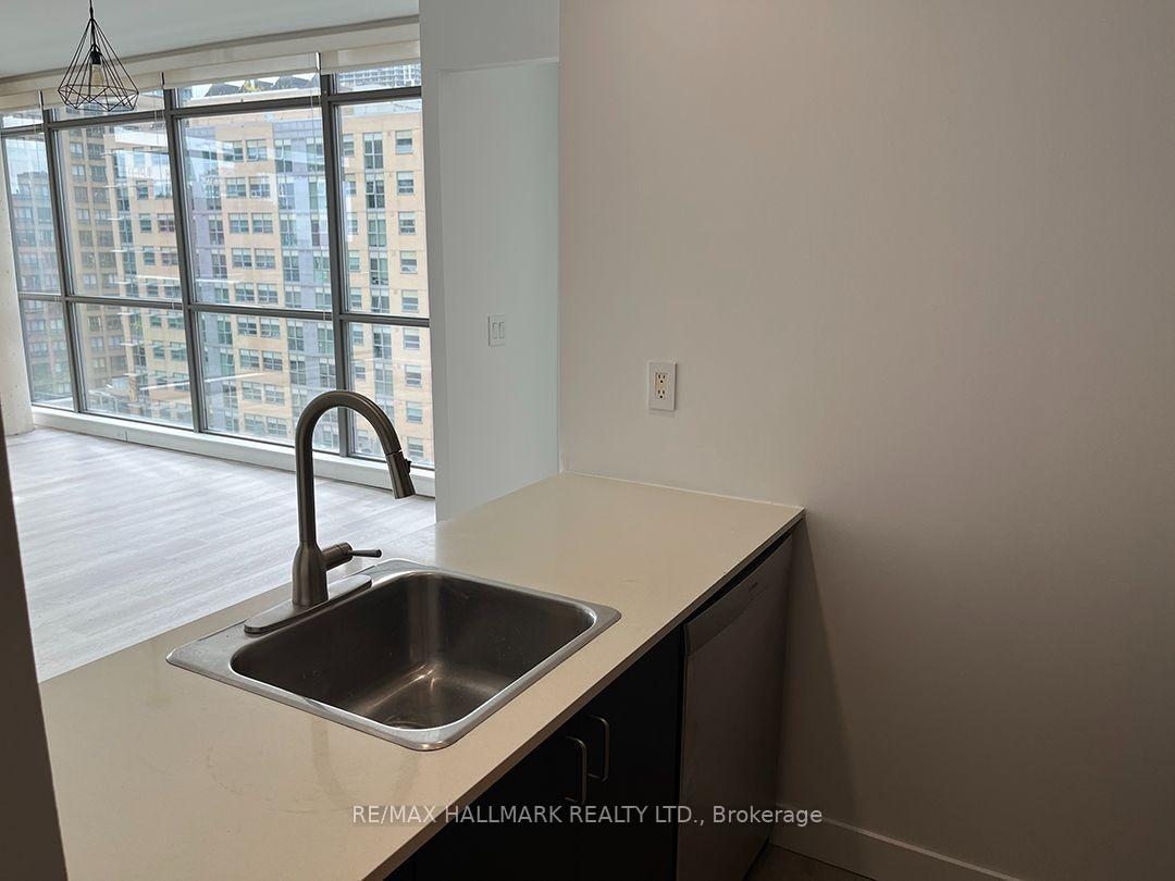Photo 5 of Unit 803, 281 Mutual Street, Toronto, Church-Yonge Corridor — HOMEH