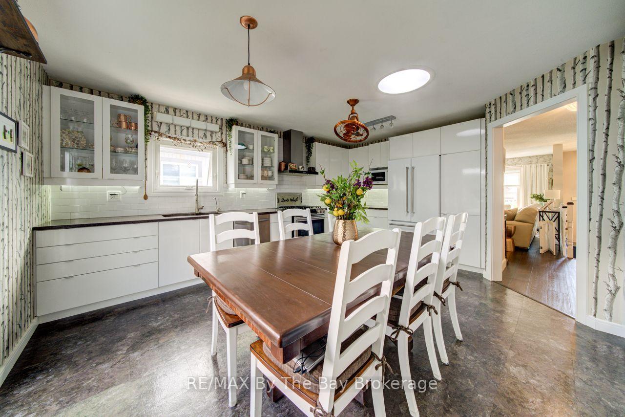 Photo 16 of 9 Cranberry Heights, Wasaga Beach — HOMEH
