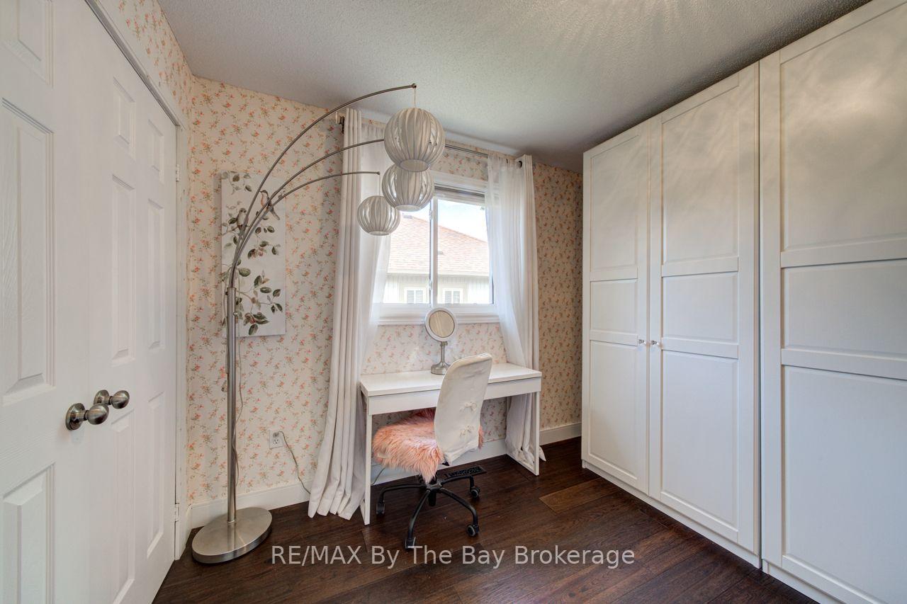 Photo 21 of 9 Cranberry Heights, Wasaga Beach — HOMEH