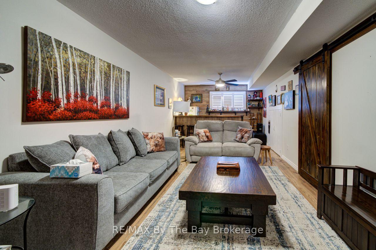 Photo 29 of 9 Cranberry Heights, Wasaga Beach — HOMEH