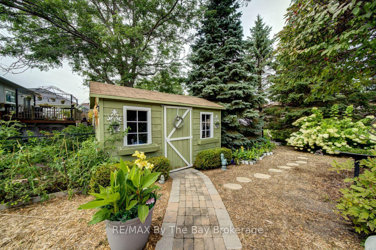 Photo 34 of 9 Cranberry Heights, Wasaga Beach — HOMEH