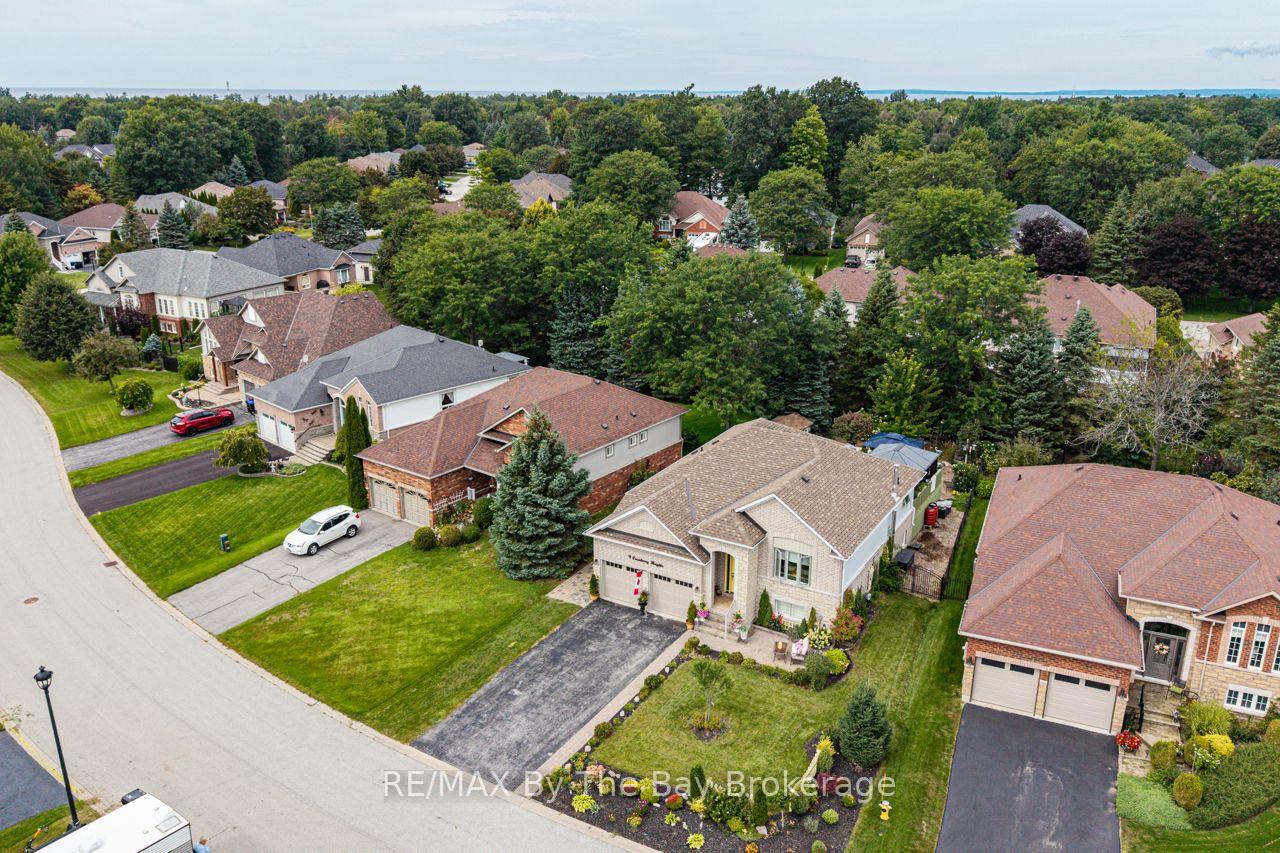 Photo 46 of 9 Cranberry Heights, Wasaga Beach — HOMEH