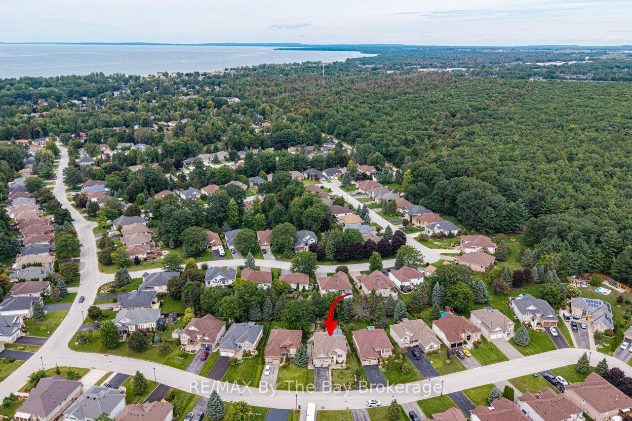 Photo 47 of 9 Cranberry Heights, Wasaga Beach — HOMEH