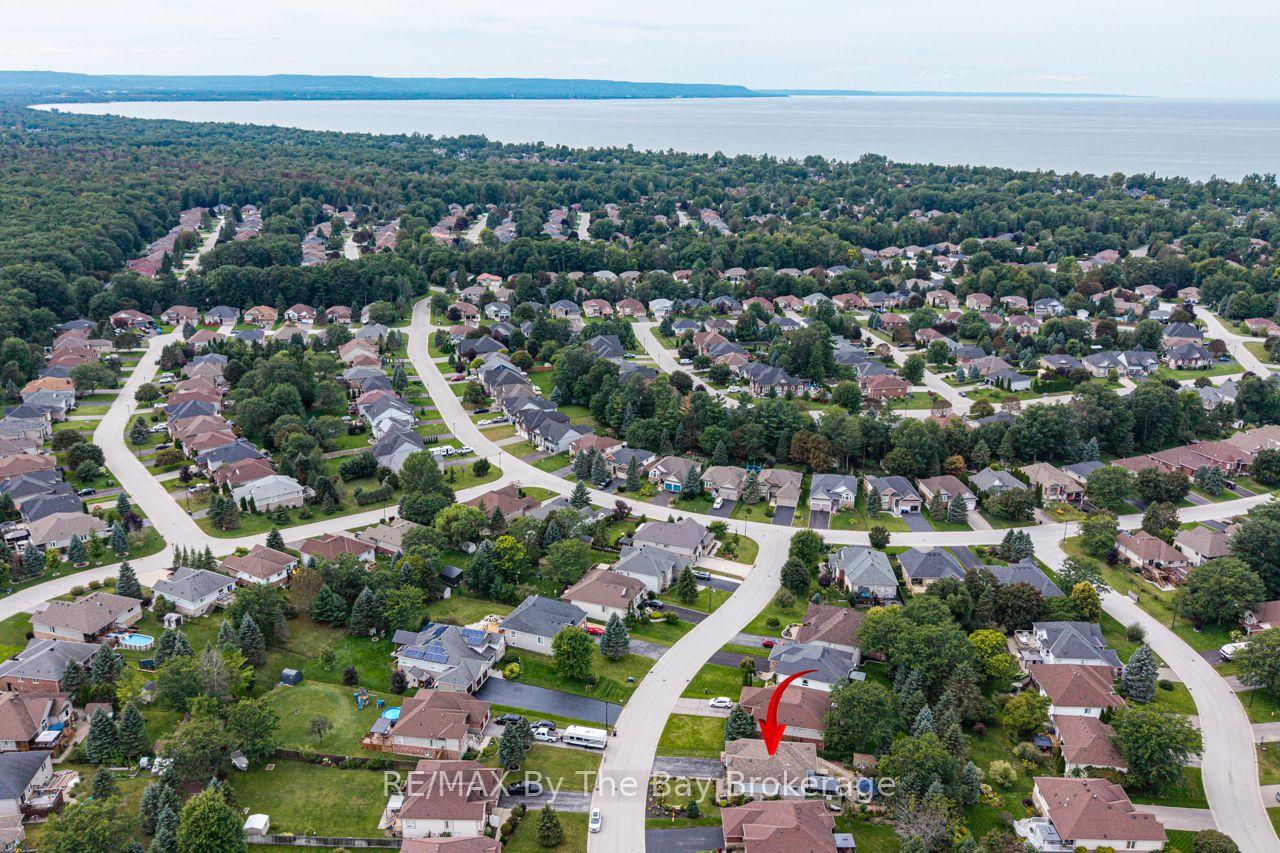 Photo 48 of 9 Cranberry Heights, Wasaga Beach — HOMEH