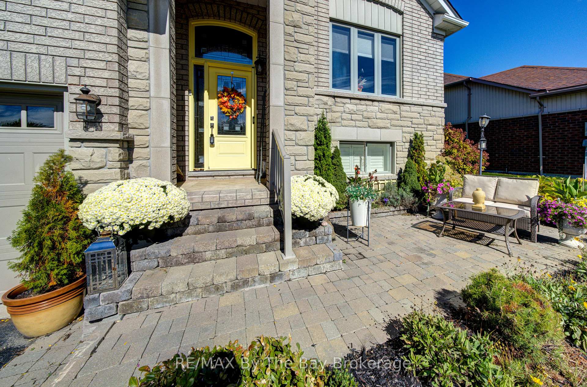 Photo 6 of 9 Cranberry Heights, Wasaga Beach — HOMEH
