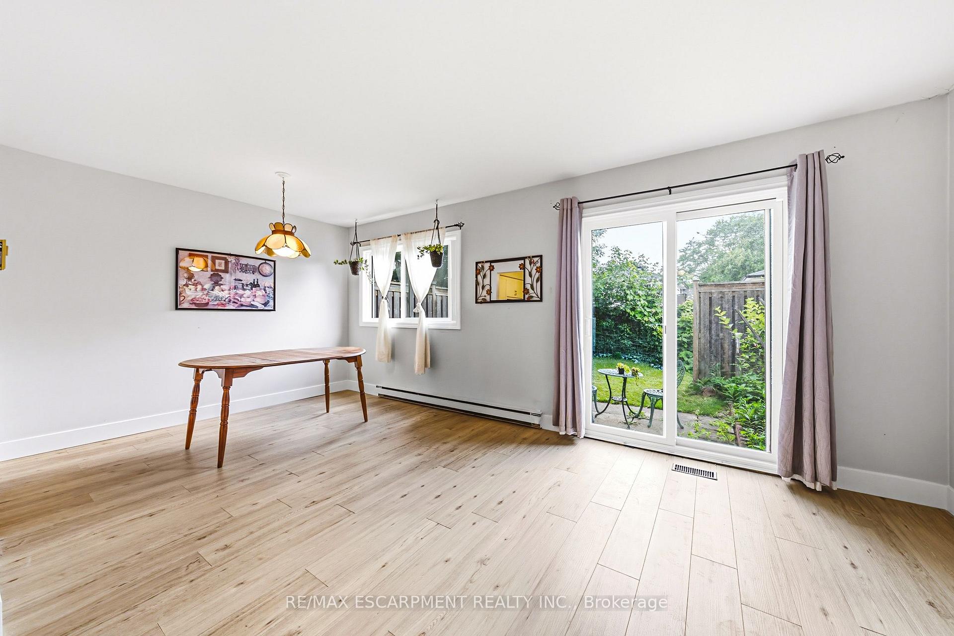 Photo 4 of Unit 14, 564 Sheraton Road, Burlington, Appleby — HOMEH
