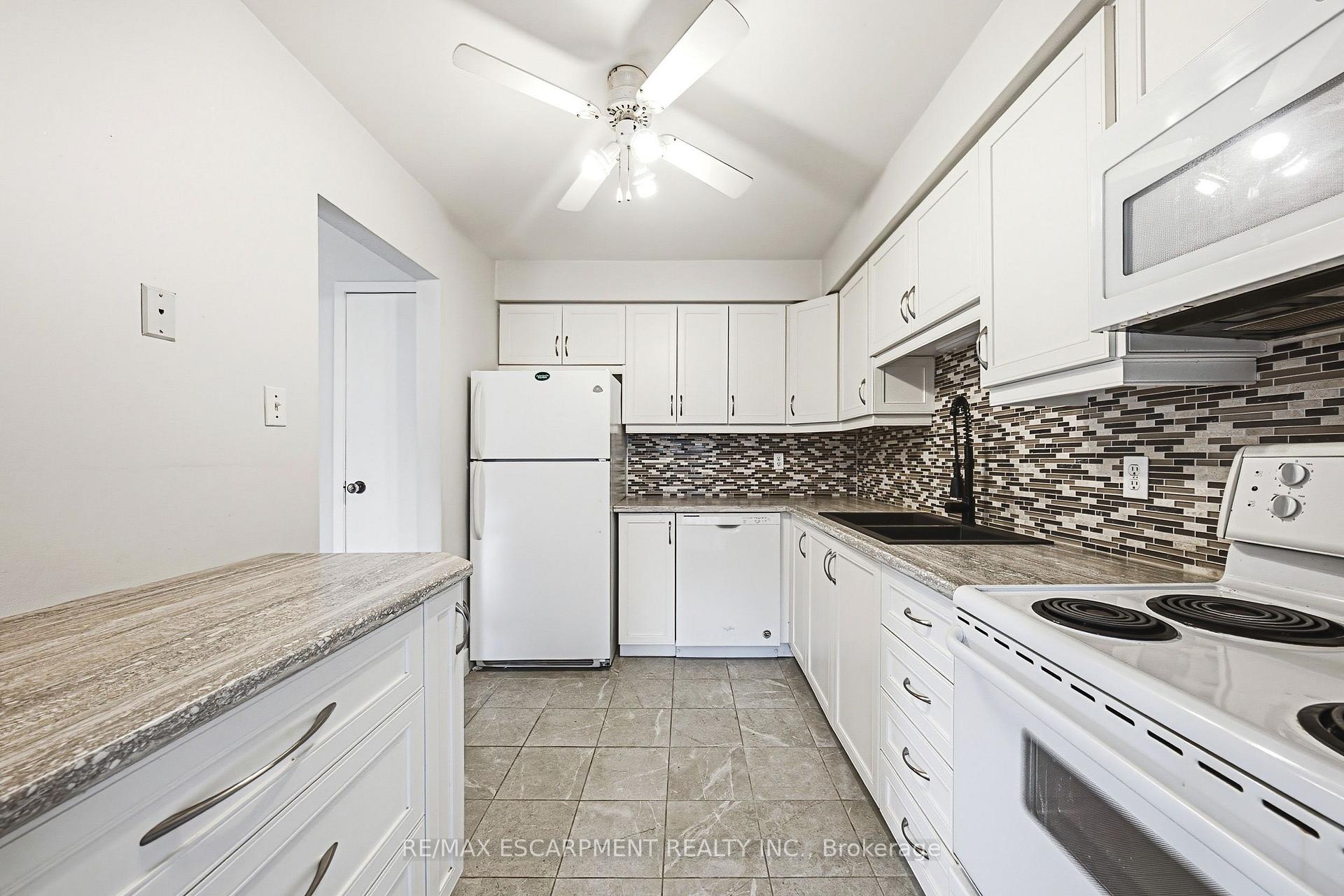 Photo 10 of Unit 14, 564 Sheraton Road, Burlington, Appleby — HOMEH
