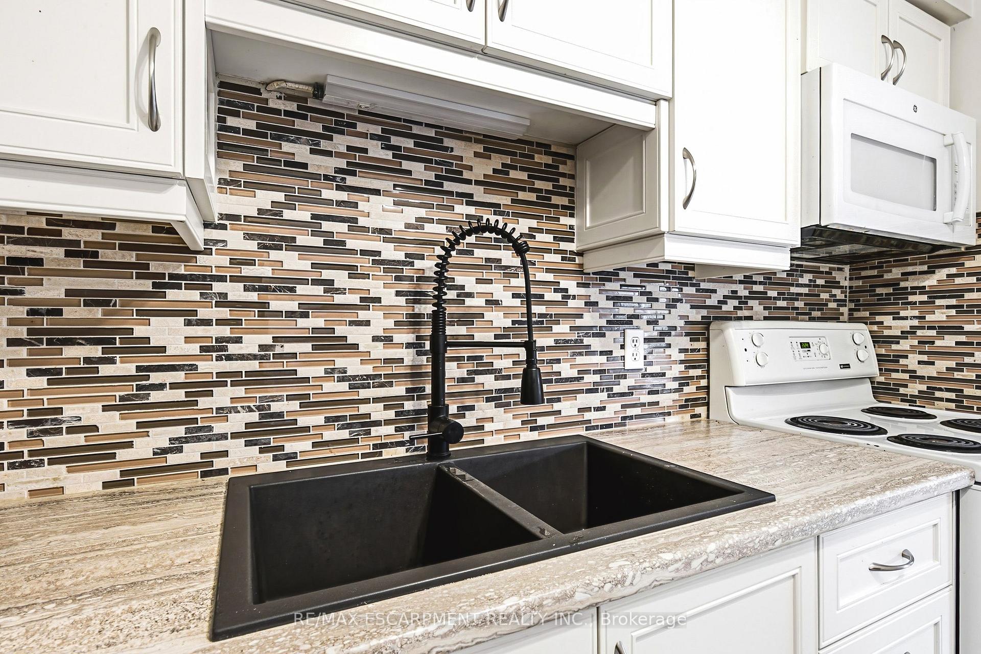 Photo 11 of Unit 14, 564 Sheraton Road, Burlington, Appleby — HOMEH