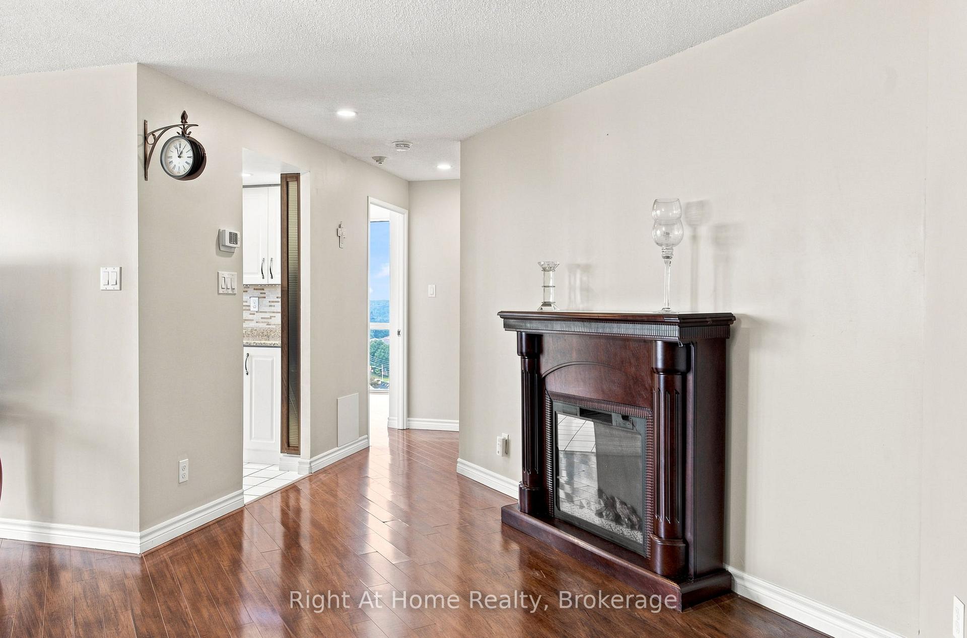 Photo 8 of Unit 1215, 11753 Sheppard Avenue E, Scarborough, Rouge — HOMEH