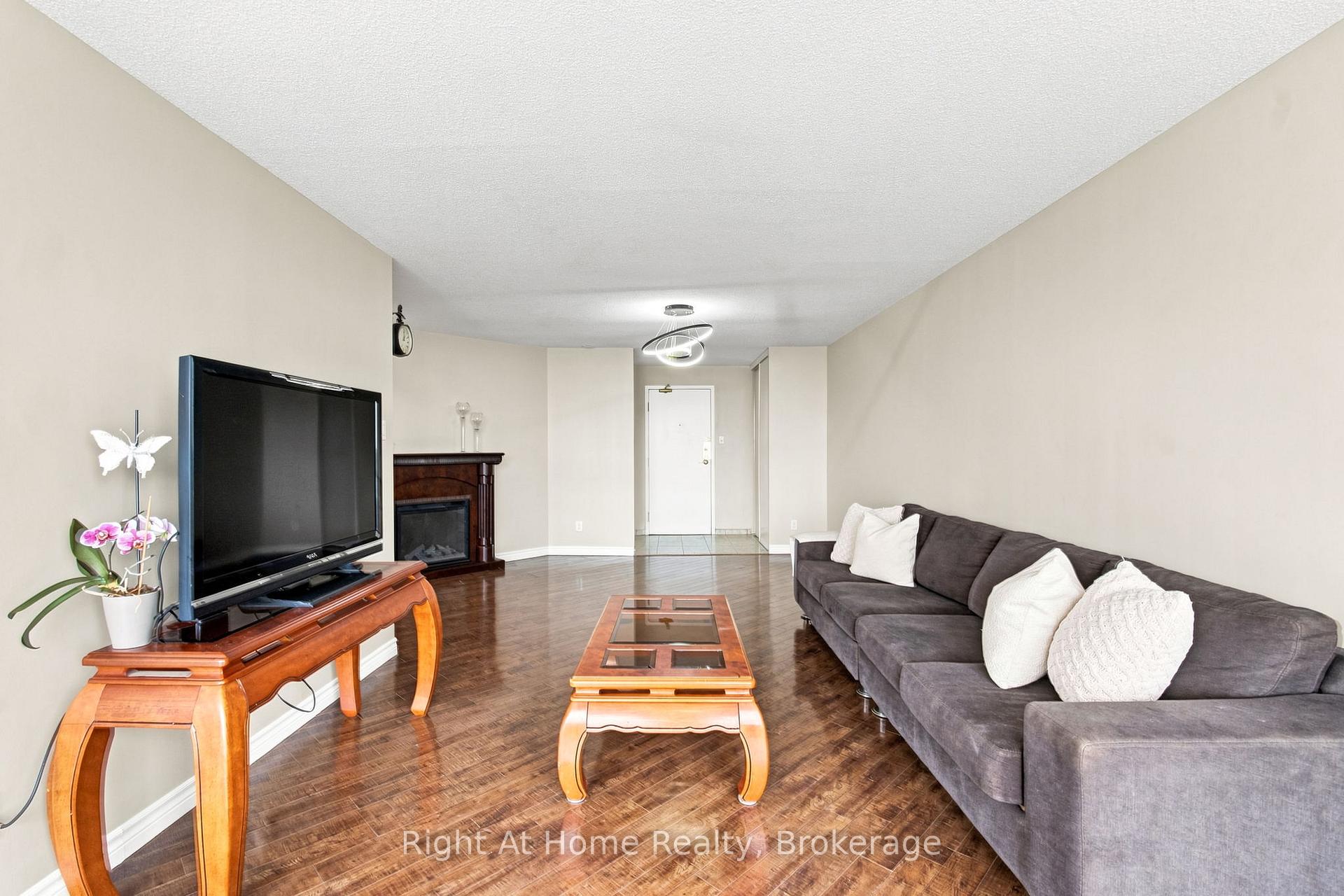 Photo 11 of Unit 1215, 11753 Sheppard Avenue E, Scarborough, Rouge — HOMEH