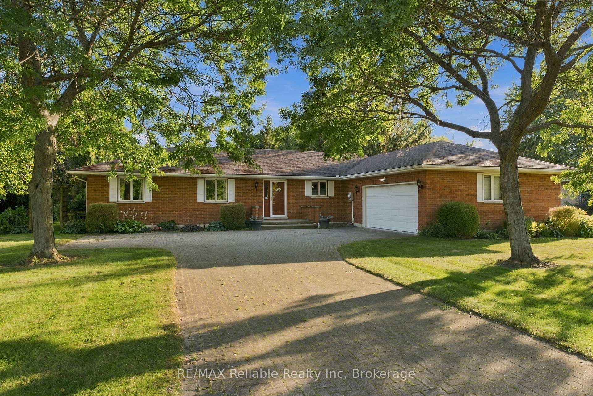 Photo of 33895 Bissonette Avenue
