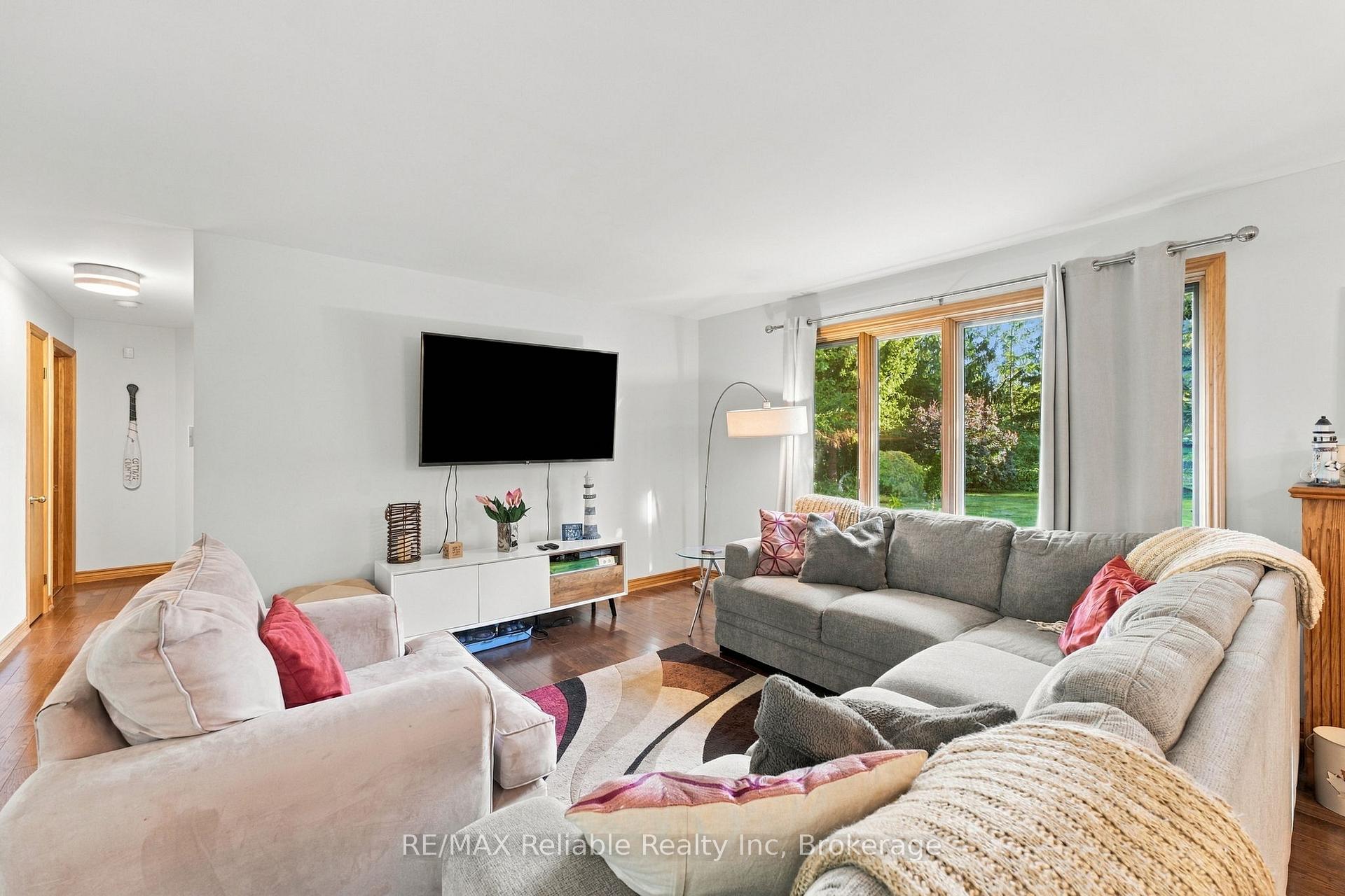Photo 11 of 33895 Bissonette Avenue, Bluewater, Hay — HOMEH