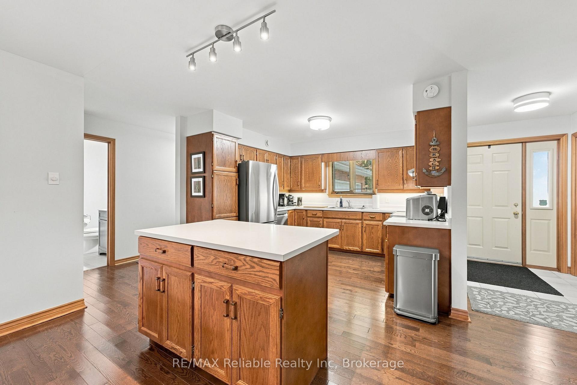 Photo 14 of 33895 Bissonette Avenue, Bluewater, Hay — HOMEH