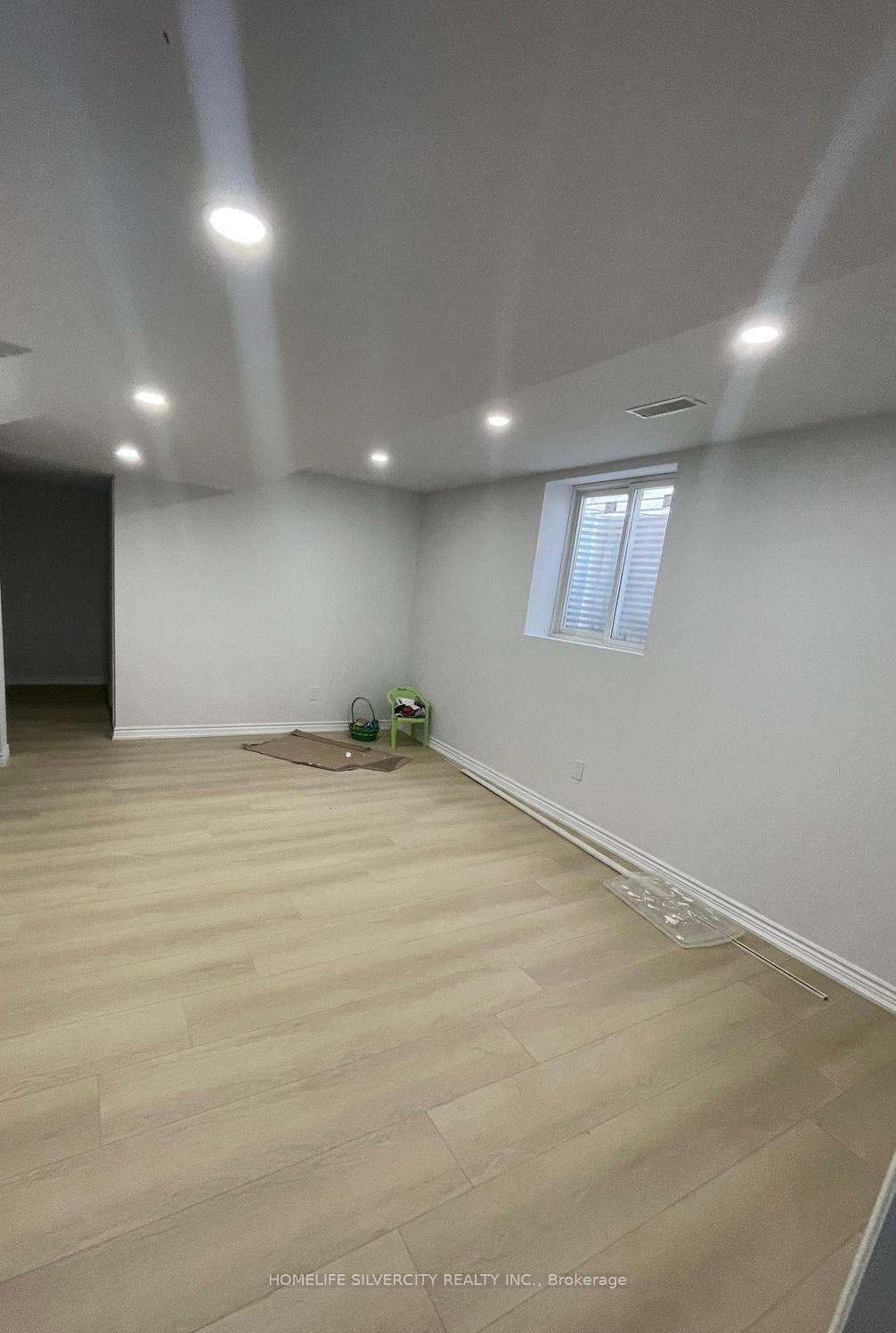Photo 2 of Unit 2, 29 Dunstable Drive, Whitby, Brooklin — HOMEH