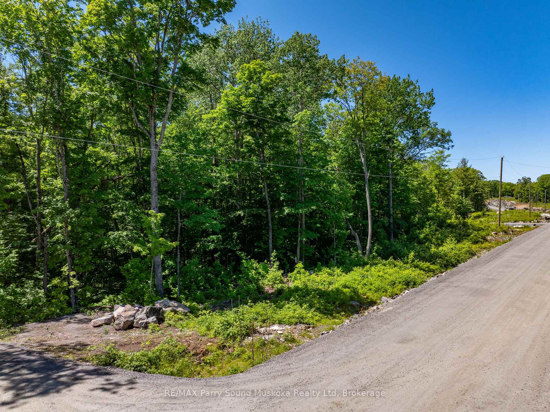 Photo 6 of 21 Wee-Ge-Wa Road, Seguin — HOMEH