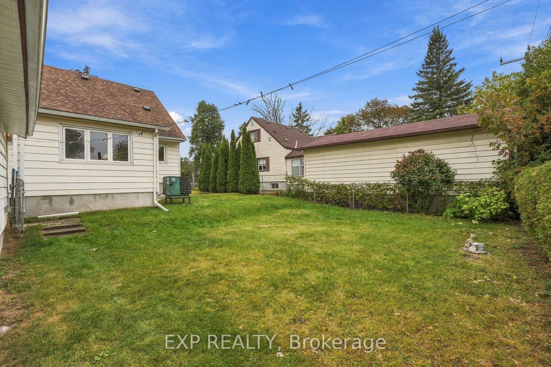 Photo 5 of 724 Mckellar Street, Peterborough, Otonabee Ward 1 — HOMEH