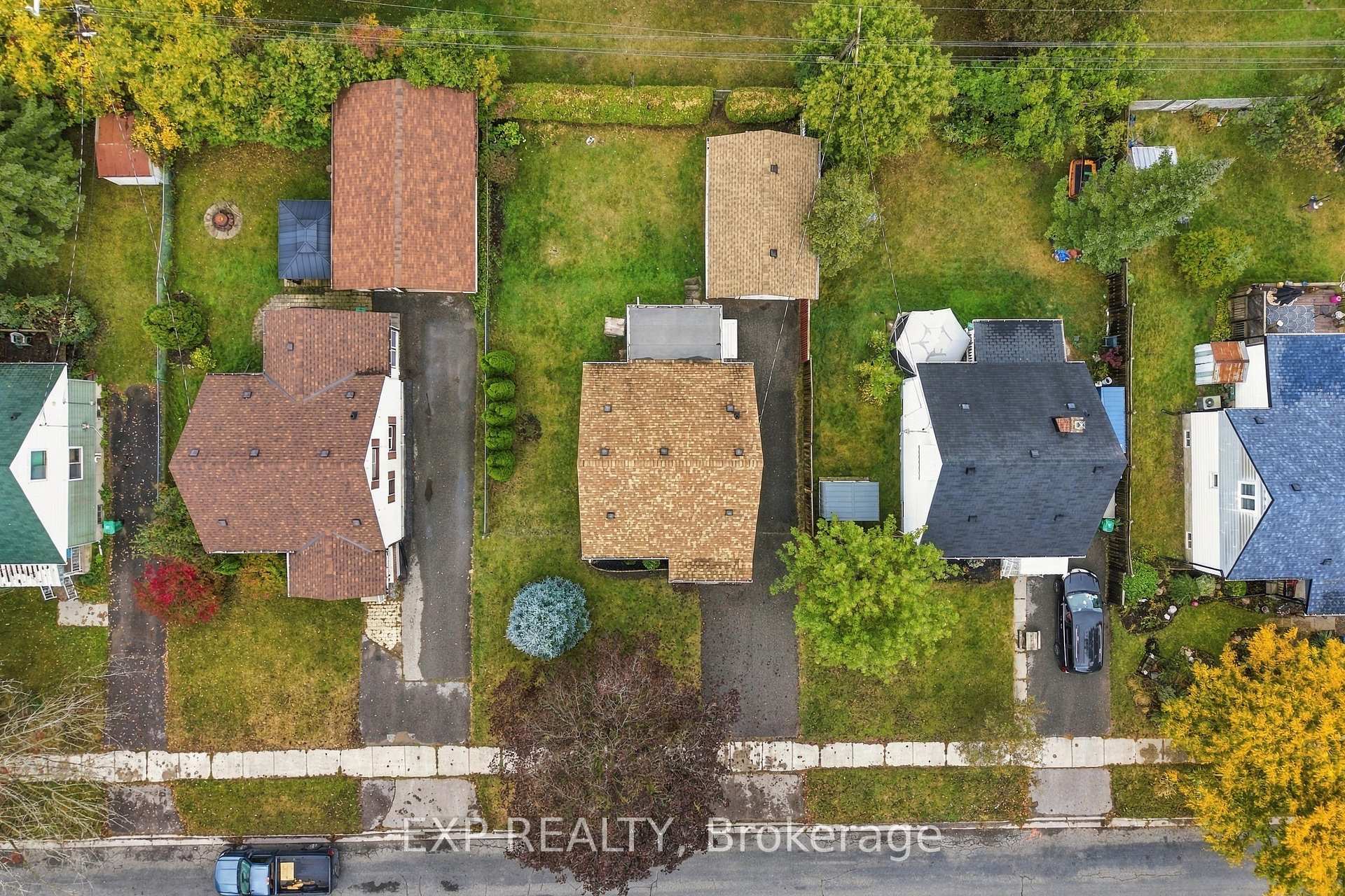 Photo 6 of 724 Mckellar Street, Peterborough, Otonabee Ward 1 — HOMEH
