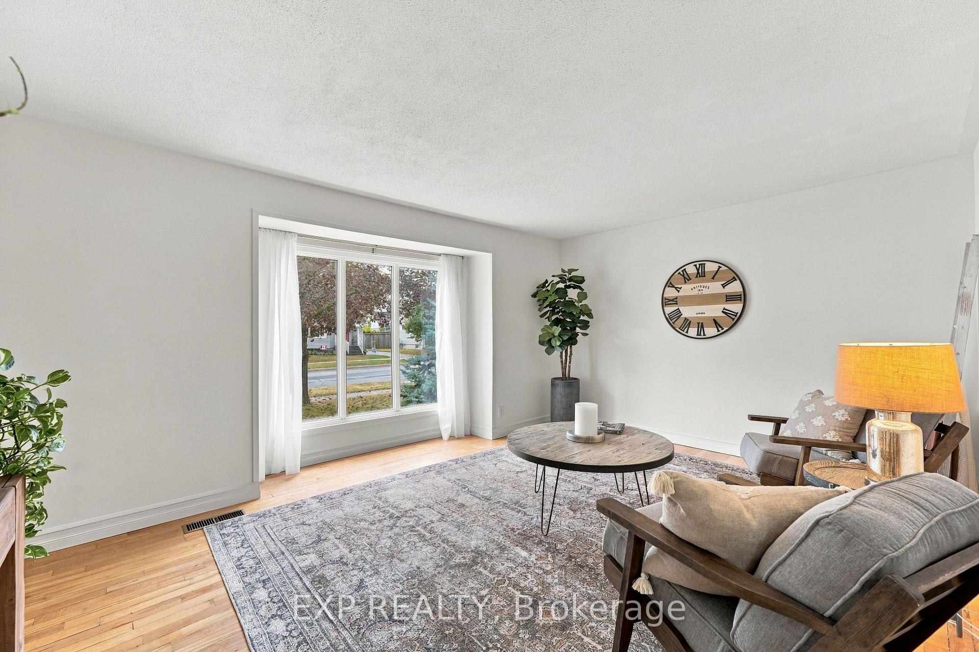 Photo 10 of 724 Mckellar Street, Peterborough, Otonabee Ward 1 — HOMEH