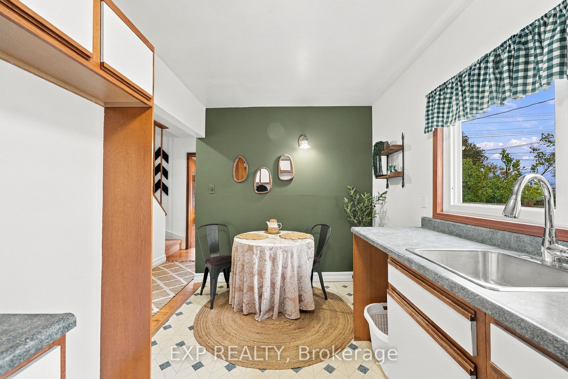 Photo 11 of 724 Mckellar Street, Peterborough, Otonabee Ward 1 — HOMEH